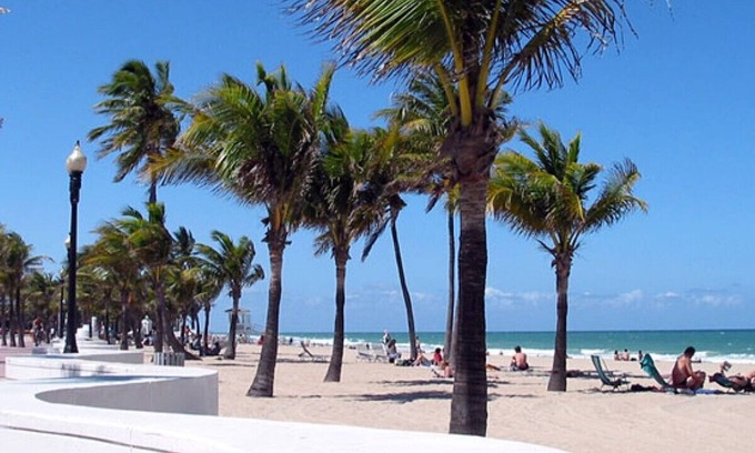 Bermuda Riviera Hotel | Ocean Beach Palace Hotel and Suites