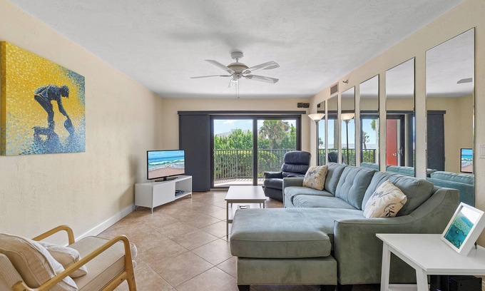 New Smyrna Beach Eigentumswohnung | 🌊Ocean Front Complex | Ocean Views | Ground Floor Condo | Las Brisas 502🌊