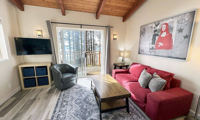 Yachats Eigentumswohnung | Ocean Front, Harmony at Oregon House, Stairs to the Beach!