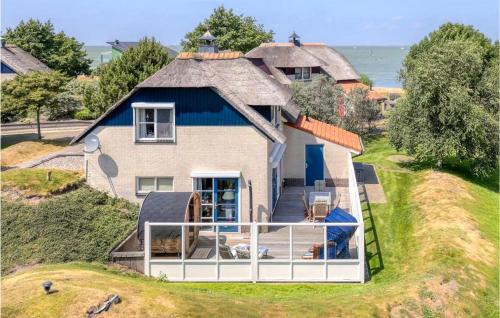 Makkum Haus | Ocean Front Home In Makkum With Sauna