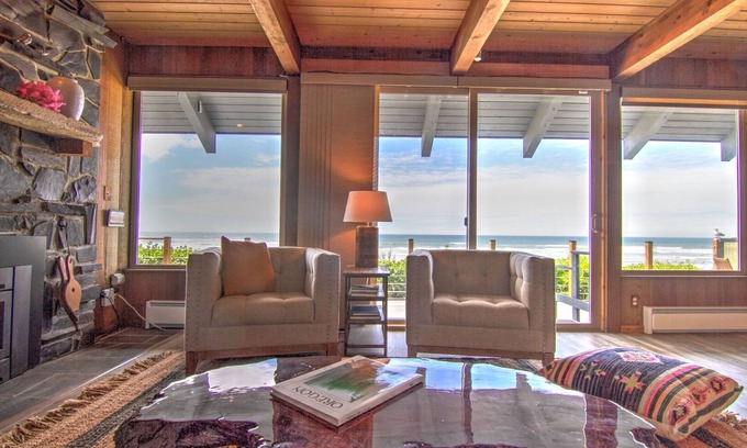 Yachats Haus | Ocean Front on Miles of Sandy Beach! Dog Friendly!