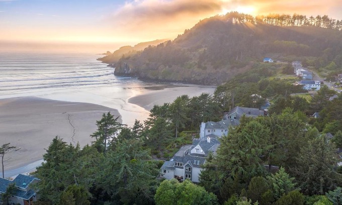 Agate Beach Hotel | Ocean House