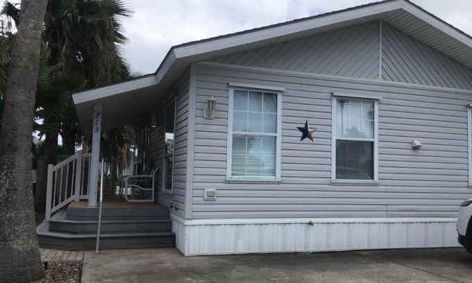Port Isabel Kabine | Ocean Overlook- 715 E Clam