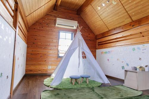 Shirahamacho Shirahama Wohnung | ocean resort mint オーシャンビューを満喫!かわいい三角屋根の三階建て貸切別荘 南房総白浜