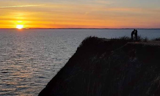 Seal Cove Hütte | Ocean view 3 bdrm cottage near Seal Cove Beach. Full kitchen, sleeps 7.