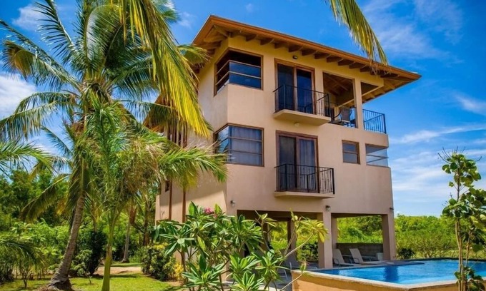 Playa Negra Haus | 3 Schlafzimmer, 2 Bäder mit herrlichem Meerblick und Pool