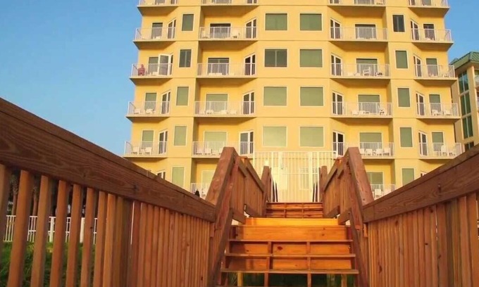 Ormond Beach Resort | 4. Juliwoche Oceanfront Large Studio Sonntag, 30. Juni 2019 - Sonntag, 7. Juli 2019