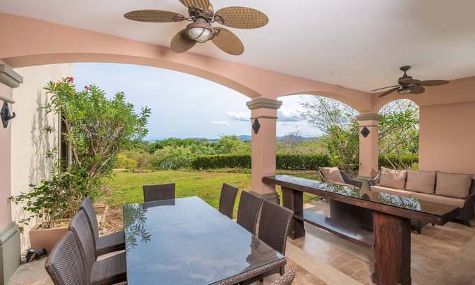 Playa Conchal Wohnung | Ocean view condo with garden terrace in beautiful Reserva Conchal