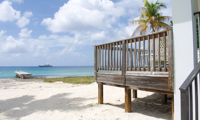 Seven Mile Beach Wohnung | Ocean View Deluxe Studio with Private Deck