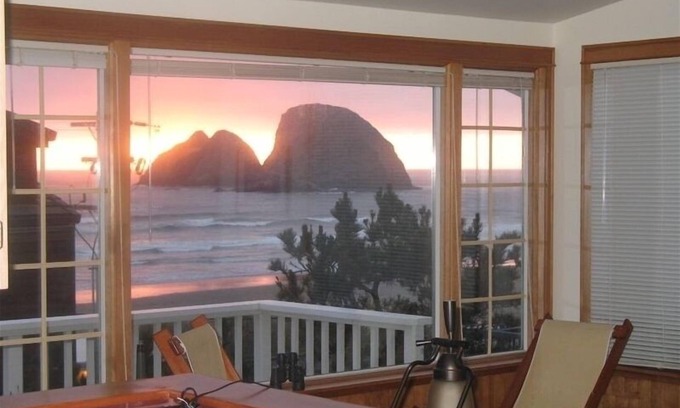 Oceanside Haus | Meerblick von jedem Zimmer! Eine Minute zu Fuß zum Strand