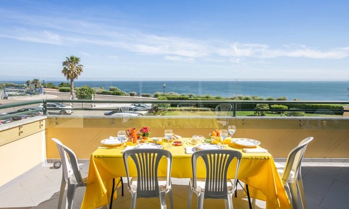 Cascais Eigentumswohnung | Ocean View II Sea Front 3-Bett-Familienfreundlich Apt in Cascais w / Pool in der Nähe von Stränden