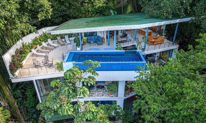 Manuel Antonio Haus | Ocean View, Infinity Pool, Walk to Beach with Newly Renovated Apartment!