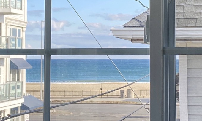 Hampton Eigentumswohnung | Ocean View - Steps to the Beach