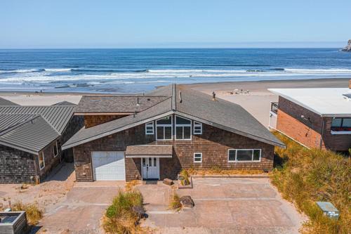 Kiwanda Shores Haus | Ocean Views for days.