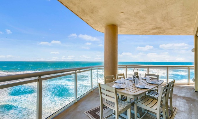 Daytona Beach Eigentumswohnung | Ocean Vistas 904 - Great Ocean Views - Luxury 3BR/3BA condo Huge Balcony!