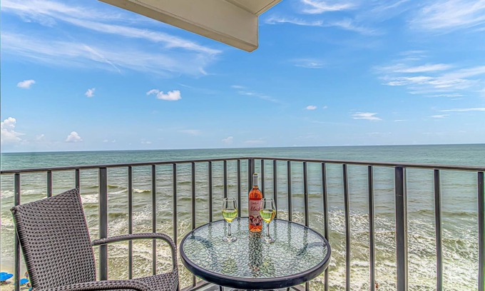 Garden City Eigentumswohnung | Oceanfront 2BR/2BA Condo - Panoramic Ocean Views, Sleeps 6