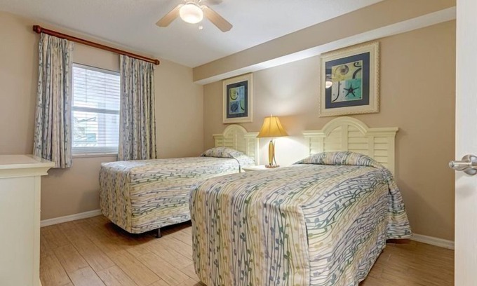 Cocoa Isles Eigentumswohnung | Oceanfront Accessible Condo w/ Balcony