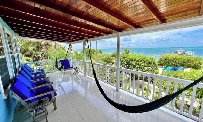 Caye Caulker Wohnung | Beach Front 3 Schlafzimmer 2 Bad Haus mit privatem Pool, Dock, Beach & AC