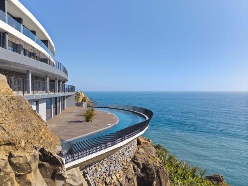 Camara de Lobos Wohnung | Oceanfront Elegance Madeira Retreat