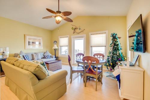 Cedar Key Haus | Oceanfront Oasis in Cedar Key with 2 Balconies!