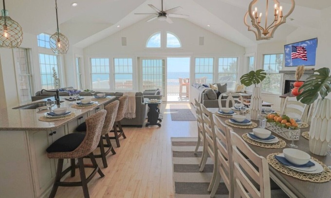 Surf City Haus | OCEANFRONT OPEN FOR FALL AND HOLIDAY SEASON 5 BEDROOM NEWLY REMODELED