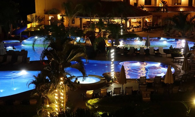 Barrio Los Villalobos Eigentumswohnung | Perfektion am Meer bei The Palms, Playa Jacó