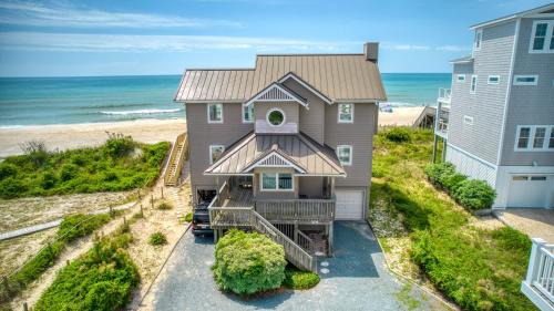 Village of Stump Sound Haus | Oceanfront - Pool - Luxury North Topsail Beach House