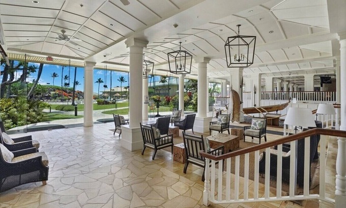 Hanamaulu Eigentumswohnung | Oceanfront Resort steps to pool/beach via your lanai, 4 Beautiful Pools