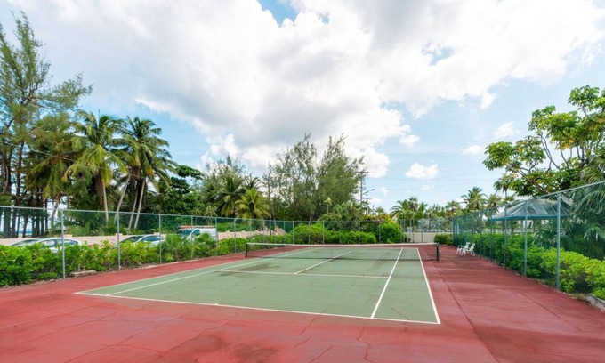 Rum Point Eigentumswohnung | Oceanfront right next to RumPoint, tranquility,pool,gym,tennis court and sunsets