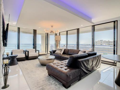 Bethune Beach Wohnung | Oceanfront View Wrap Around Balcony Luxury Corner Unit Ebb Tide 401