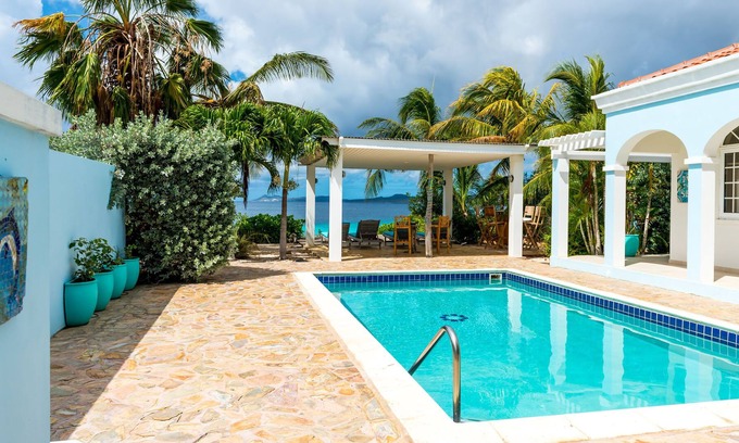 Sabadeco Villa | Villa am Meer, privater Pool, Pavillon, tolle Tauch- und Schnorchelschritte entfernt