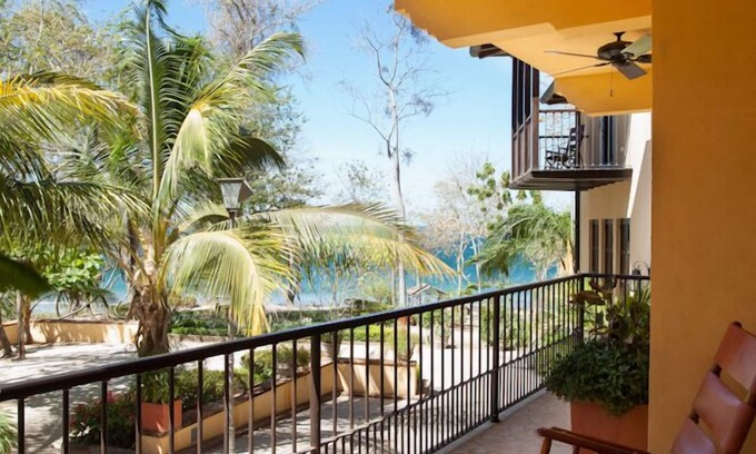 Las Catalinas Haus | 3 Schlafzimmer Ocean Front Home befindet sich in Las Catalinas Beach Town