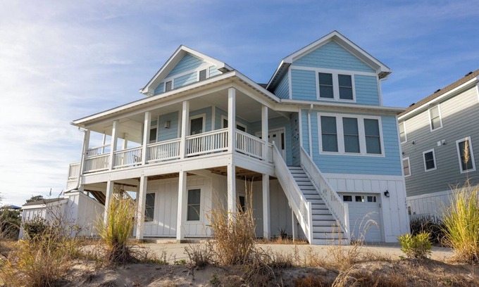 Ocean Hill Haus | Oceanside 7min walk2beach,6BR,Pool,HotTub,Foosball