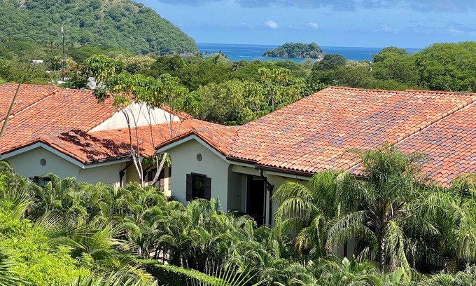 Coco Eigentumswohnung | Oceanview 2-bedroom Condo at Pacifico Gated Community