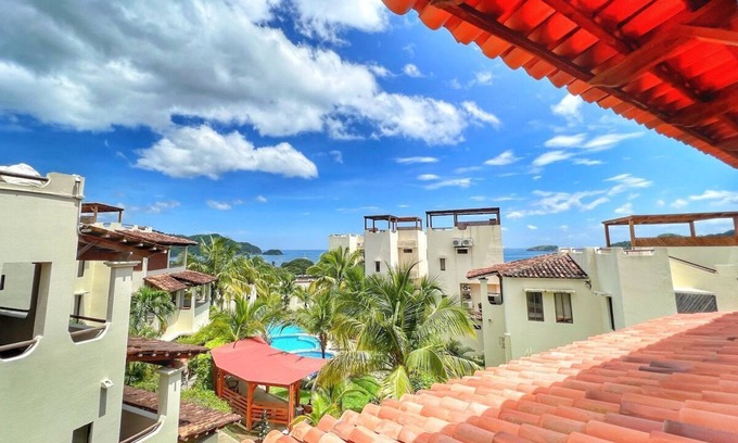 Coco Sunset Hills Eigentumswohnung | Oceanview Rooftop Patio - 5 Pools - Walk to Beach