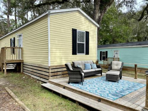 Dunnellon Haus | Off-Grid Cottage with Nice Sights in Dunnellon, Florida