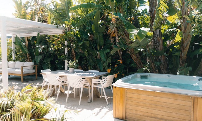 Ohope Haus | Ohope beach tropical getaway with spa