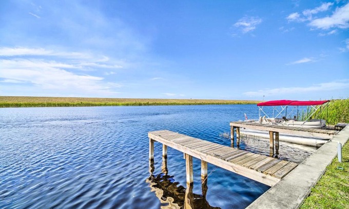 Okeechobee Haus | Okeechobee Cabin in Waterfront Community with Dock!