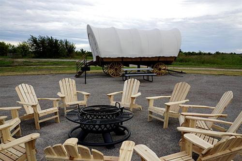 South Oklahoma City Haus | Oklahoma Glamping in this Wonderful Covered Wagon for Family Vacations near Oklahoma City