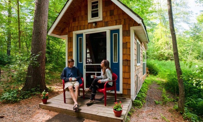 Pine City Haus | Old Blue Tiny House/ bath house with breakfast/spa