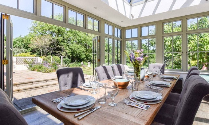 Chipping Norton Haus | Old Manse - sleeps 10 guests in 5 bedrooms