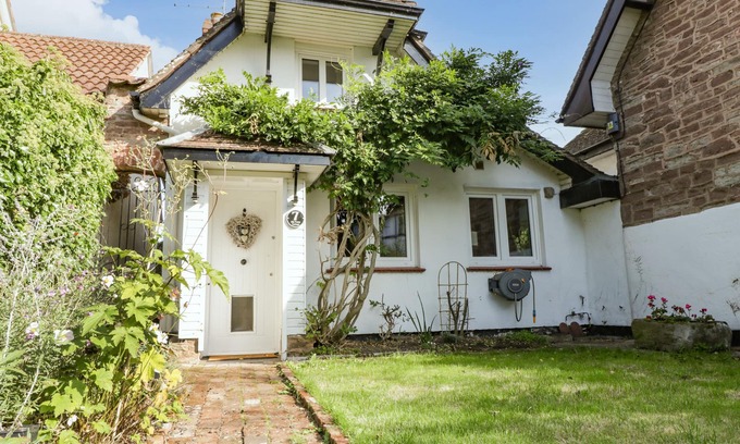 Wilton Hütte | OLD PUMP COTTAGE, pet friendly, character holiday cottage in Wilton