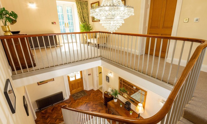 Newtown Hütte | Old Rectory House