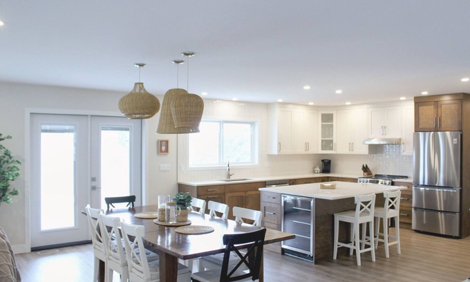Okanagan-Similkameen Haus | Oliver Oasis, Cab Franc: swim spa and 5 bdrm in the heart of wine country!