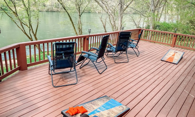 Mountain View Haus | On Beautiful White River, Minutes from Sylamore Creek and Blanchard Springs