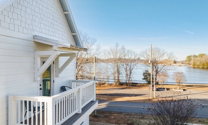 Guntersville Haus | On Reel Time at River Rocks Plantation