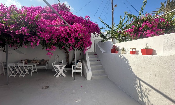 Messaria Haus | On Santorini, in the center of the island at Messaria a typical Cycladic house