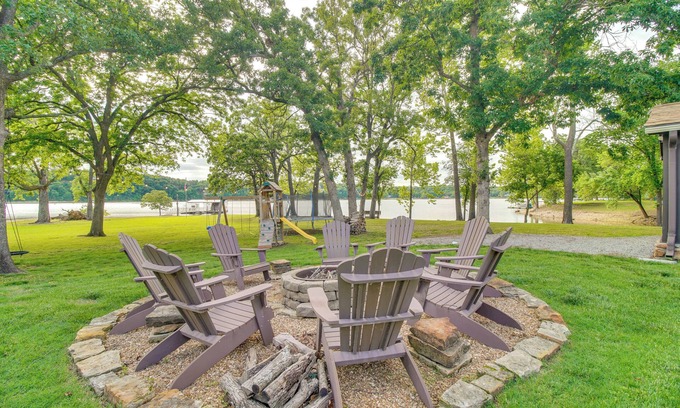 Afton Kabine | On-Site Lake Access: Group Getaway in Afton