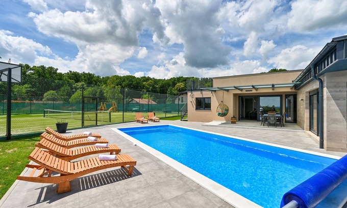 Koprivnica Haus | 4 Zimmer Unterkunft in Koprivnica