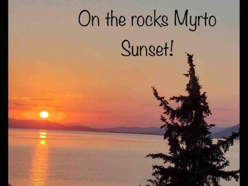Afissos Haus | On the Rocks Myrto